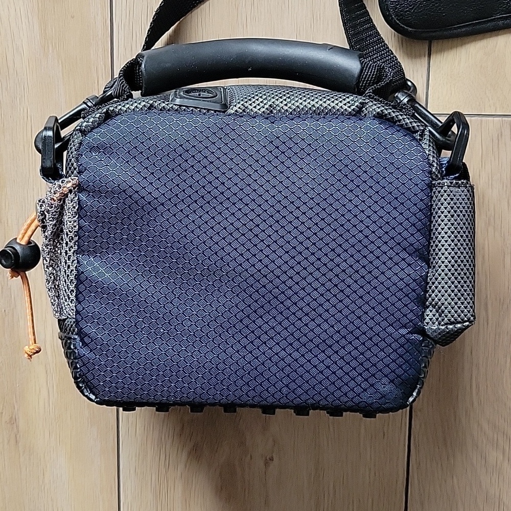 Samsonite (SB609BLU) Blue Multi-Pocket Digital Camera Bag - Picture 4 of 8